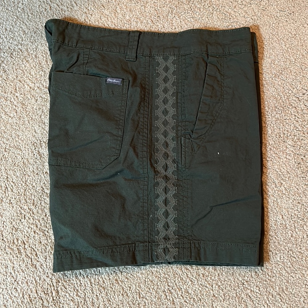 Eddie Bauer Embroidered Sides Shorts Size10